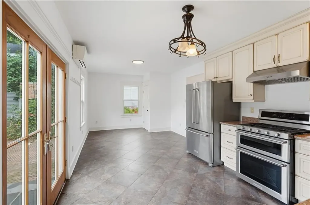 21 Elm Street Newport RI 02840