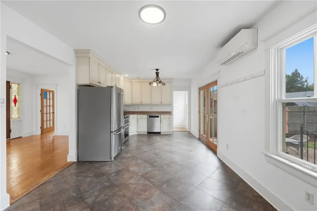 21 Elm Street Newport RI 02840