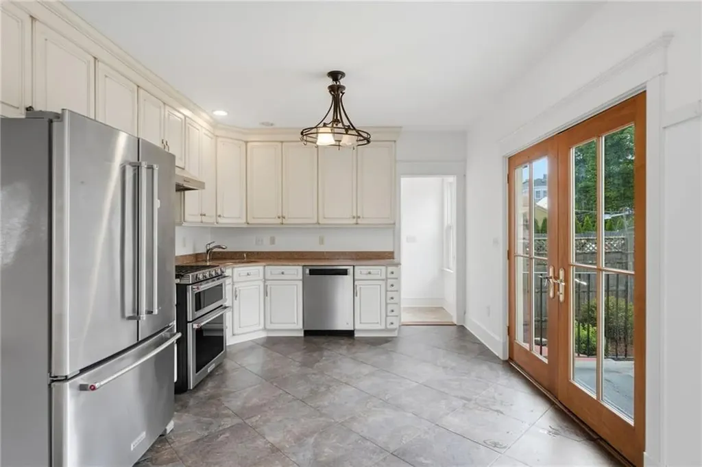 21 Elm Street Newport RI 02840