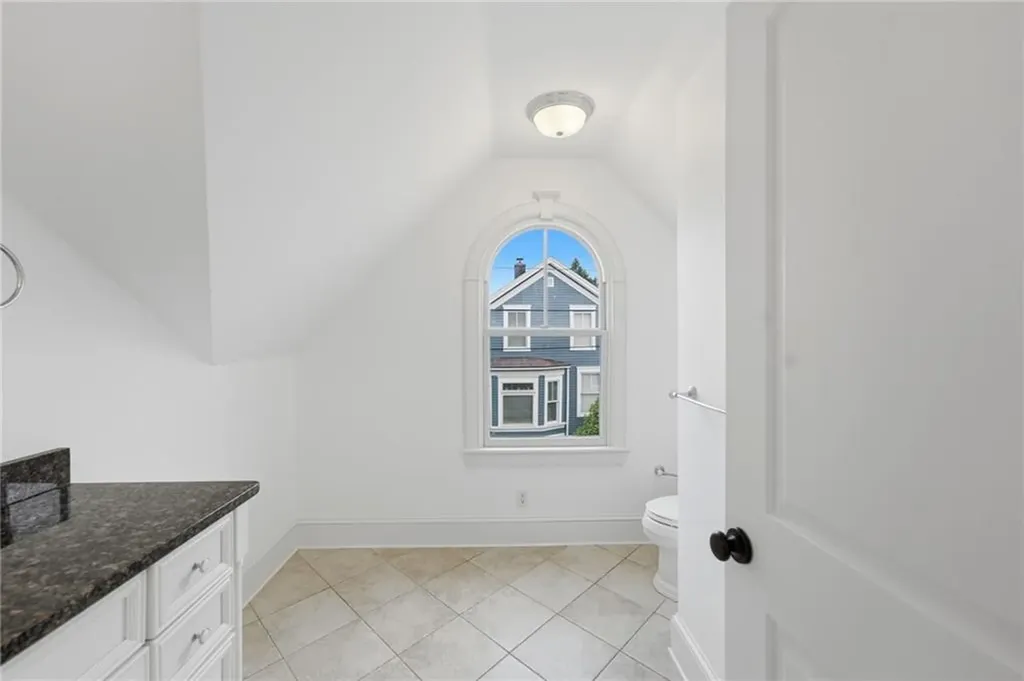 21 Elm Street Newport RI 02840