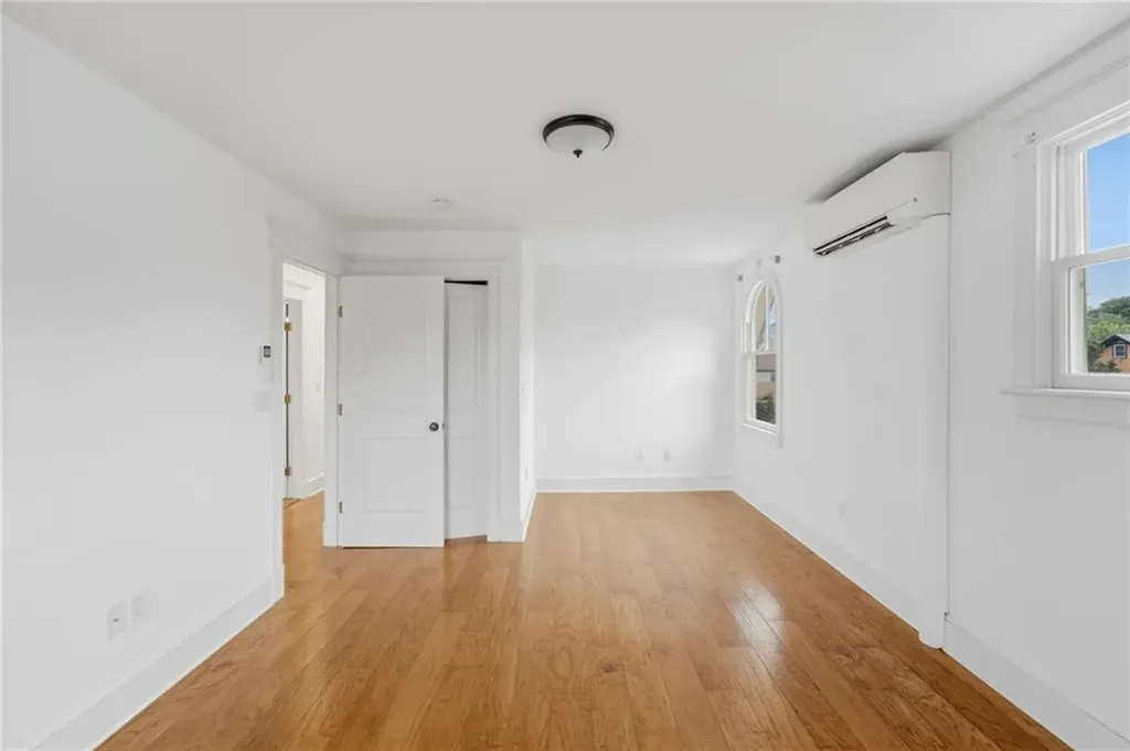 21 Elm Street Newport RI 02840