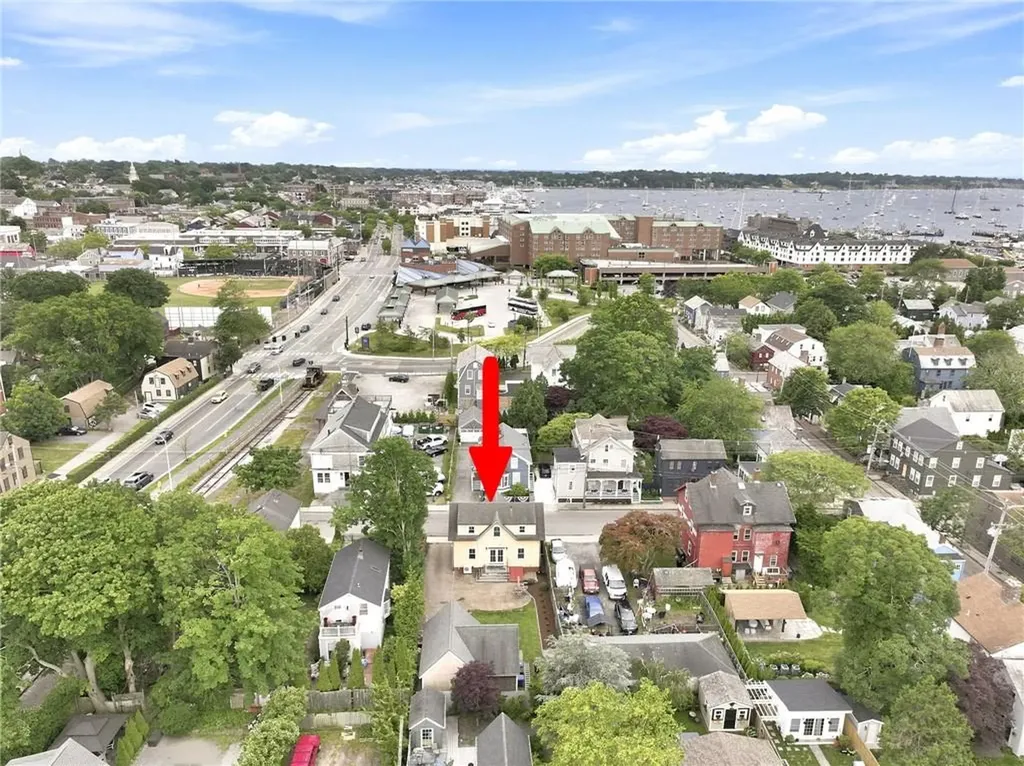 21 Elm Street Newport RI 02840