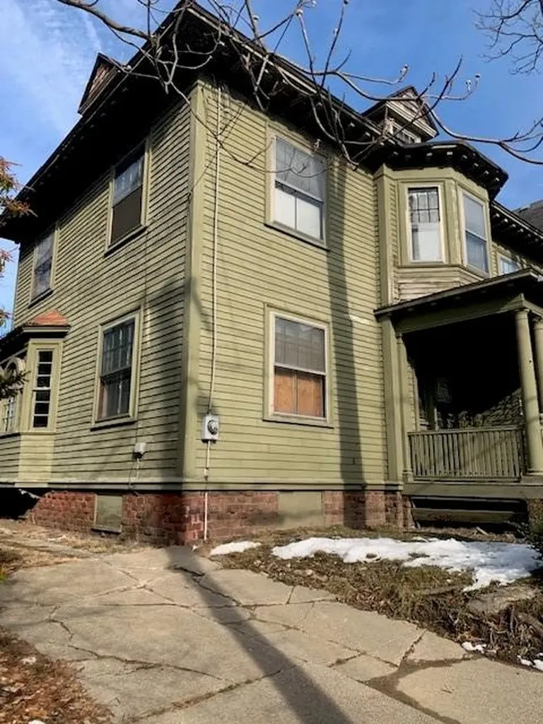 236 Pleasant Street Providence RI 02906