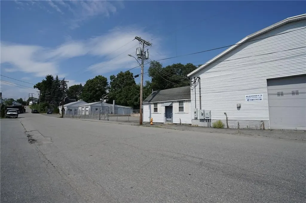 81 Macondray Street Cumberland RI 02864