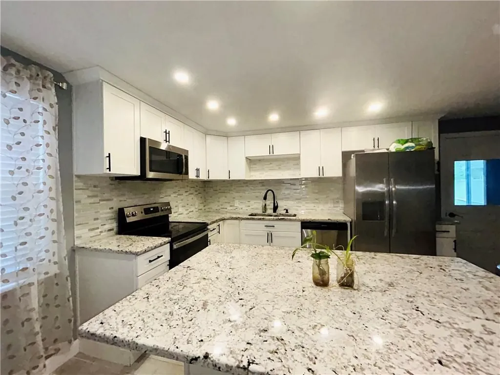 89 Rome Avenue Providence RI 02908