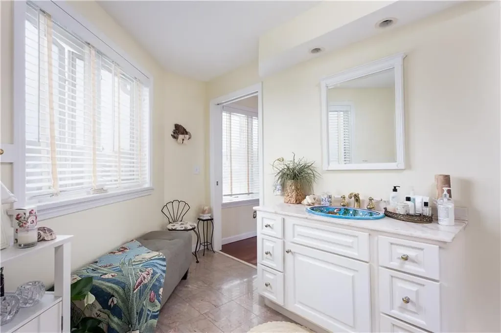 6 Dunes Road Narragansett RI 02882
