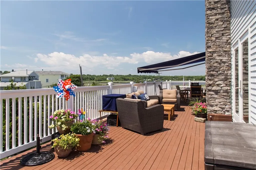 6 Dunes Road Narragansett RI 02882