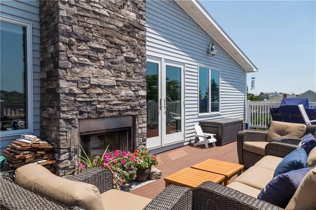 6 Dunes Road Narragansett RI 02882