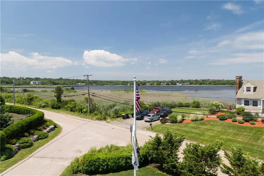 6 Dunes Road Narragansett RI 02882