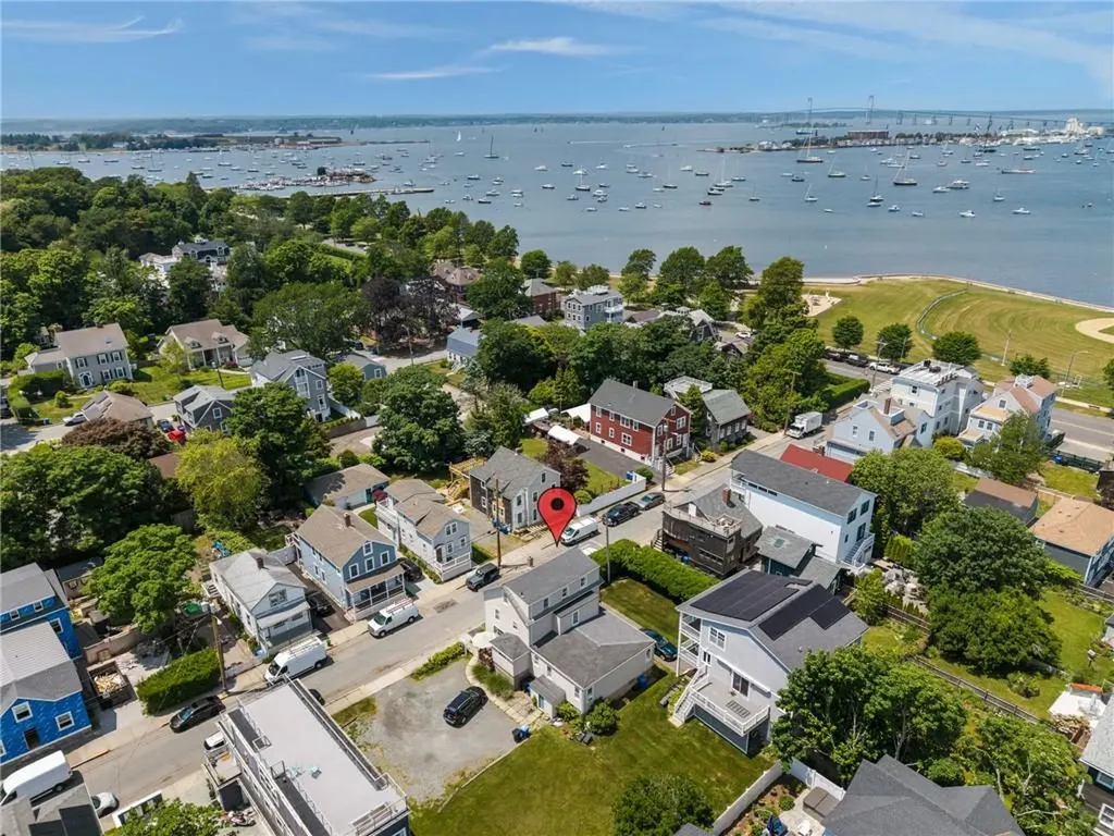 32 Houston Avenue Newport RI 02840