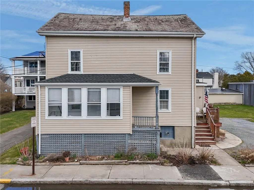 32 Houston Avenue Newport RI 02840