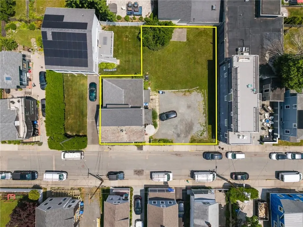 32 Houston Avenue Newport RI 02840