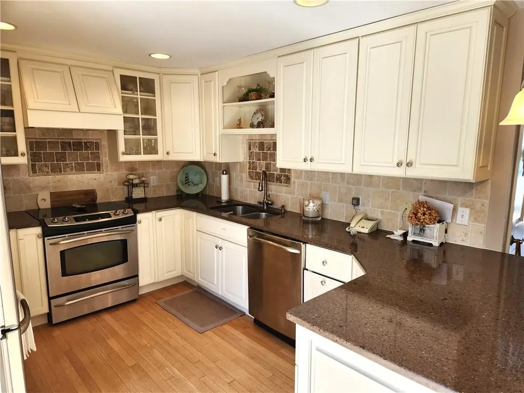 47 Treasure Road Narragansett RI 02882