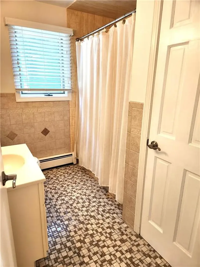 47 Treasure Road Narragansett RI 02882
