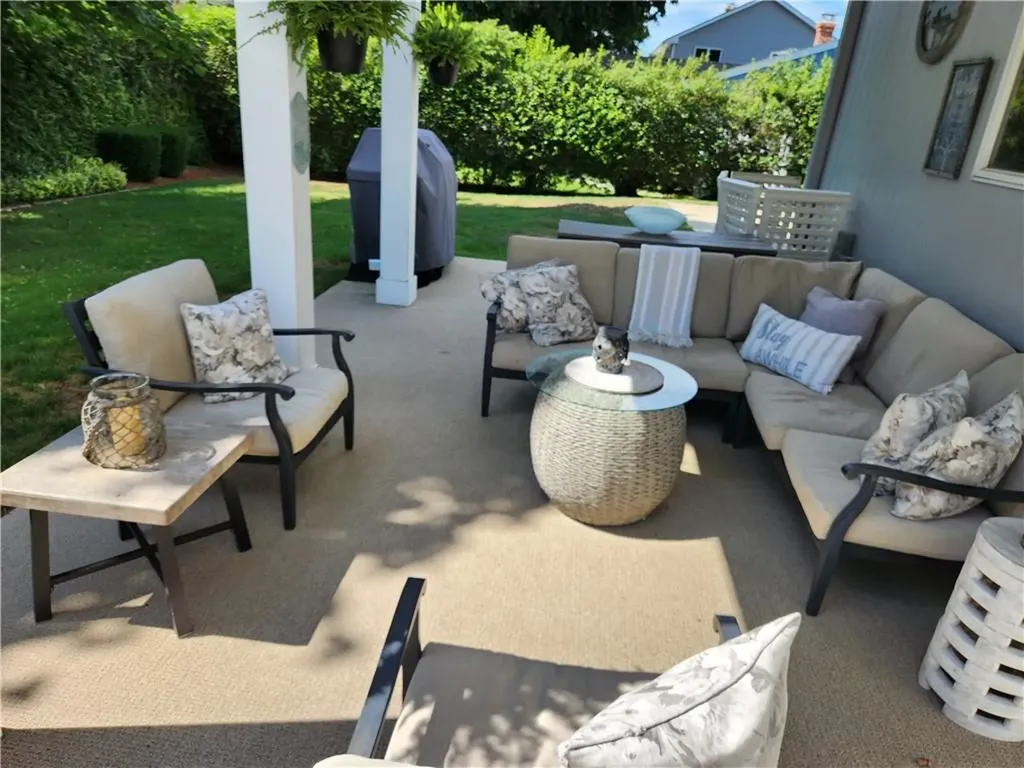 47 Treasure Road Narragansett RI 02882
