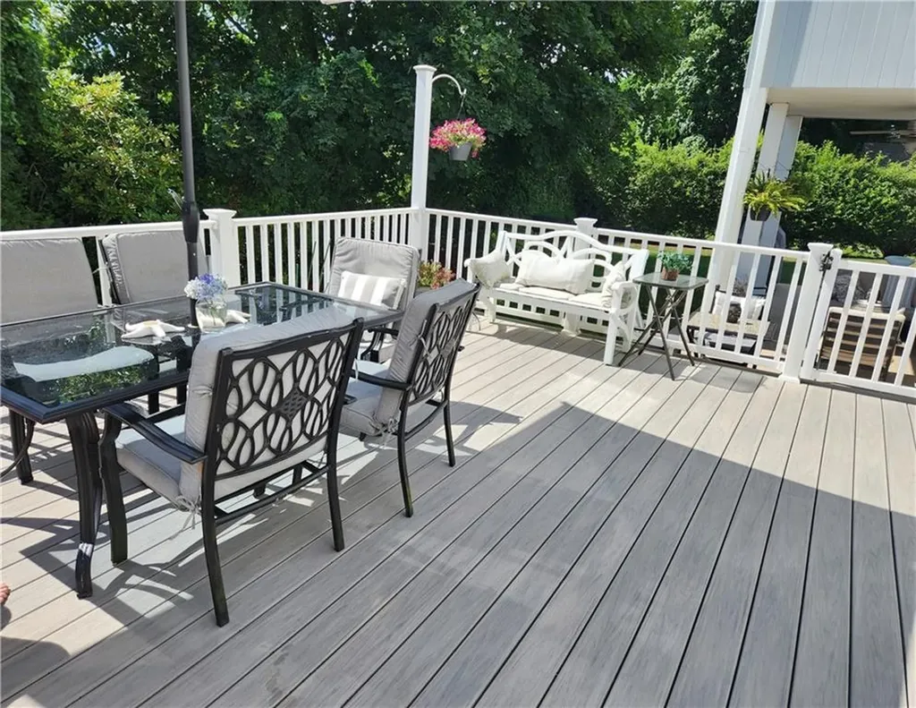 47 Treasure Road Narragansett RI 02882