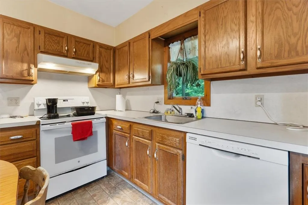 681 Putnam Pike Smithfield RI 02828