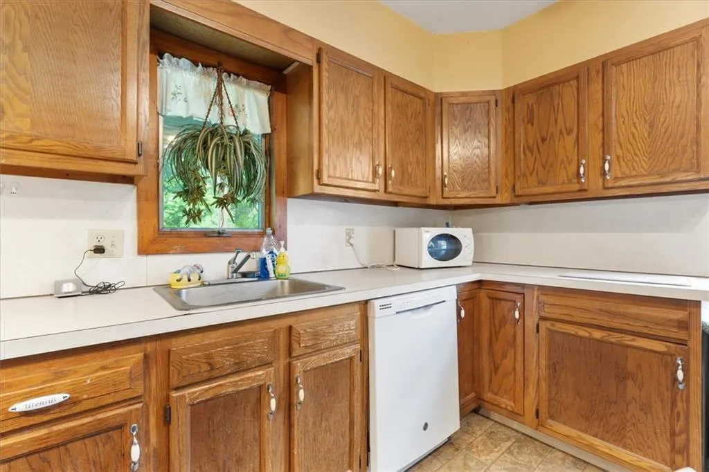 681 Putnam Pike Smithfield RI 02828