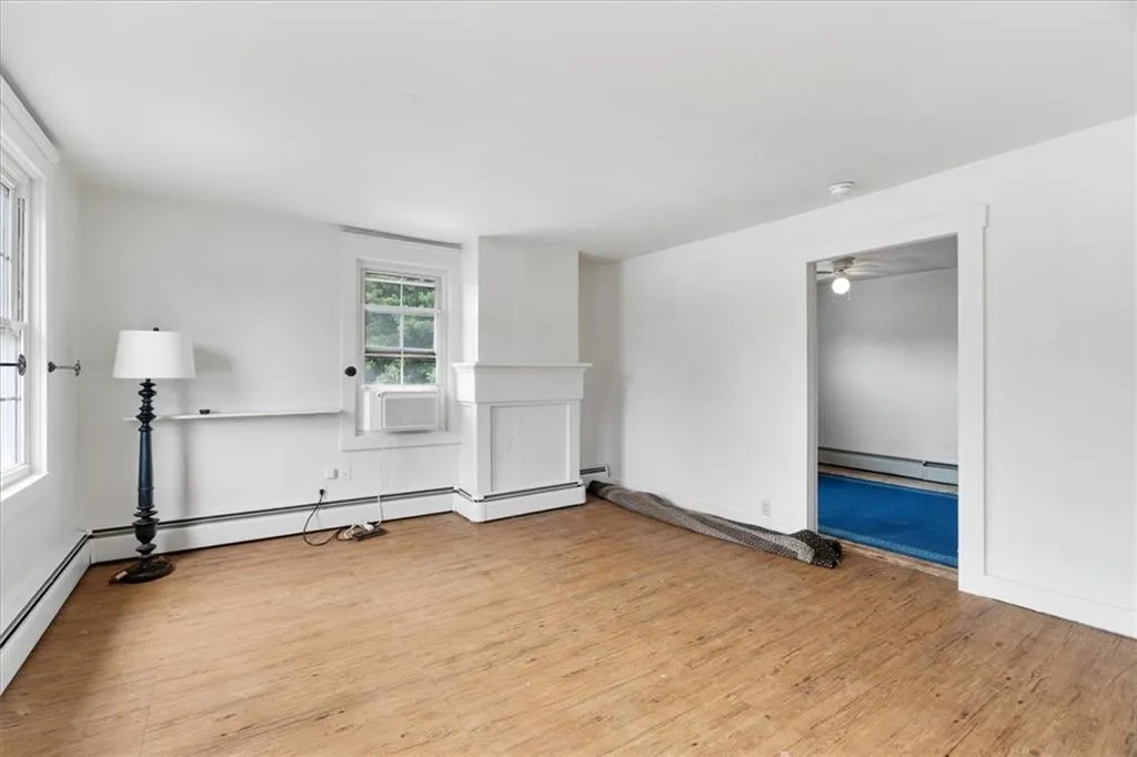 681 Putnam Pike Smithfield RI 02828