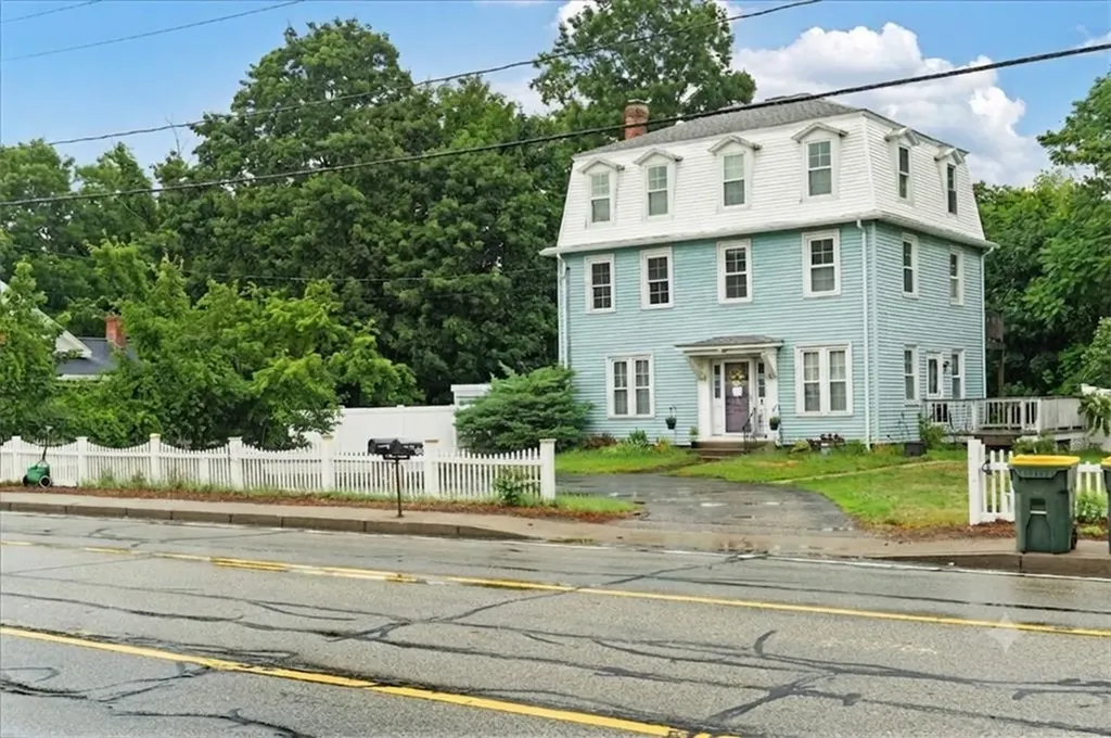681 Putnam Pike Smithfield RI 02828