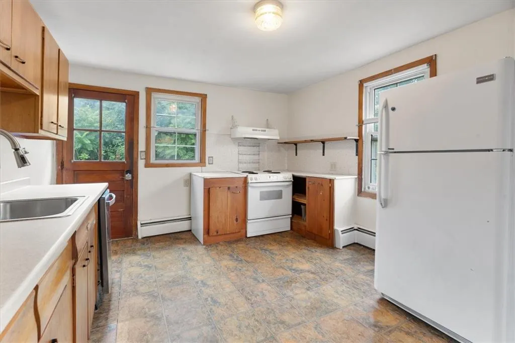 681 Putnam Pike Smithfield RI 02828