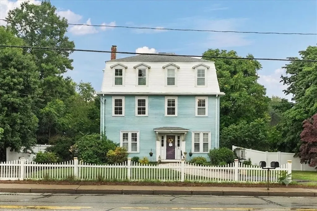 681 Putnam Pike Smithfield RI 02828