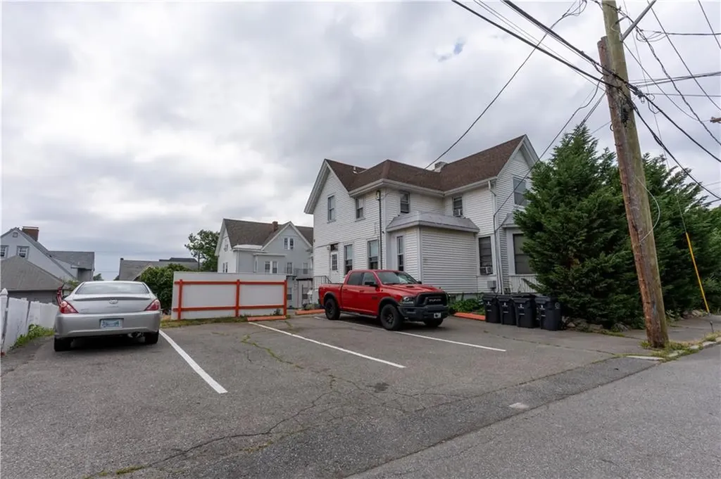 93 Warren Avenue East Providence RI 02914