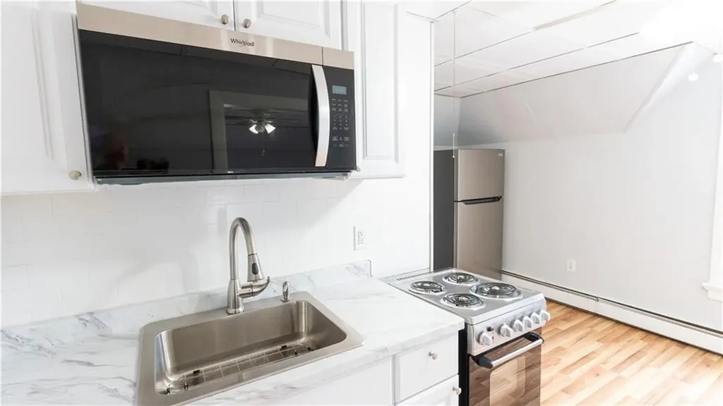 93 Warren Avenue East Providence RI 02914