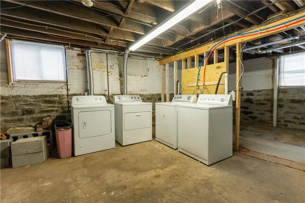 93 Warren Avenue East Providence RI 02914