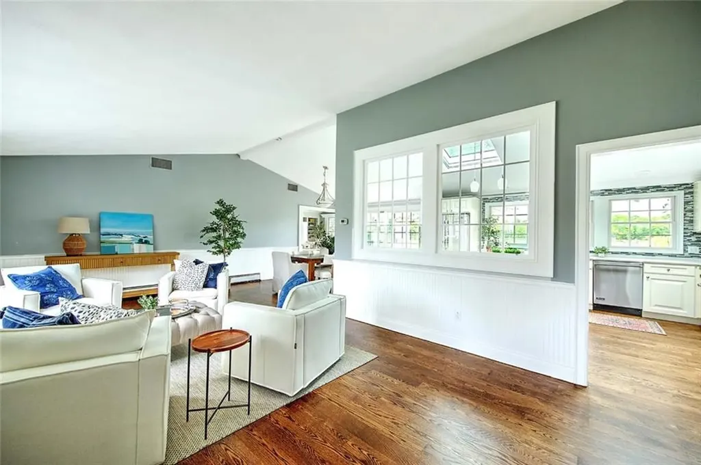 33 Meadowbrook Drive Barrington RI 02806