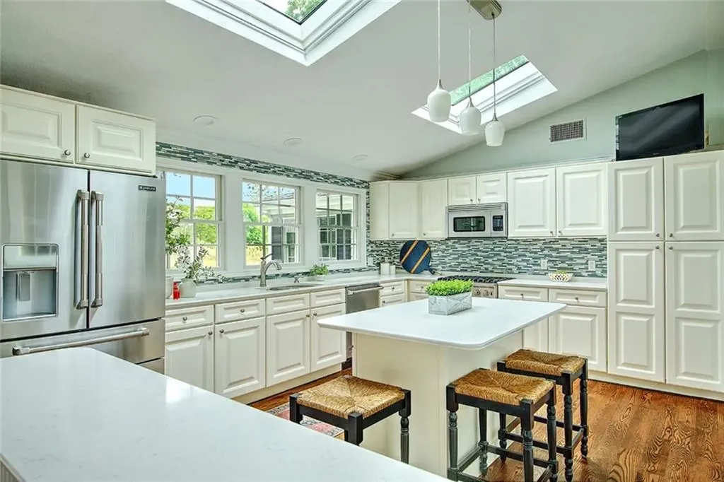33 Meadowbrook Drive Barrington RI 02806