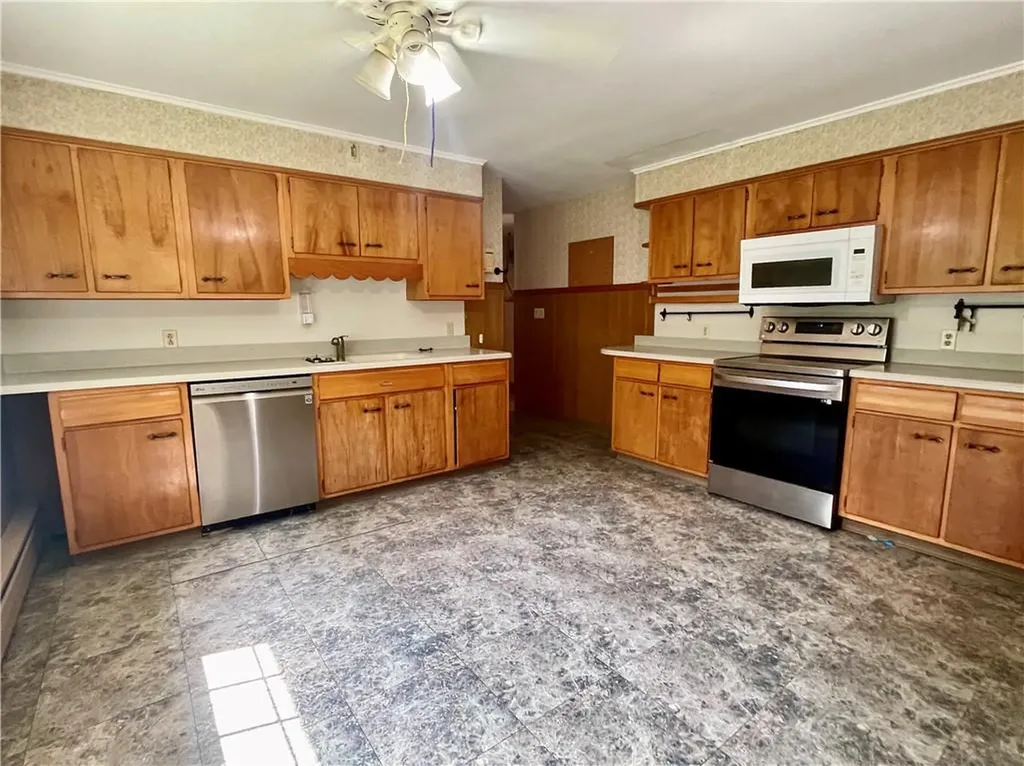 182 Highland Street Woonsocket RI 02895