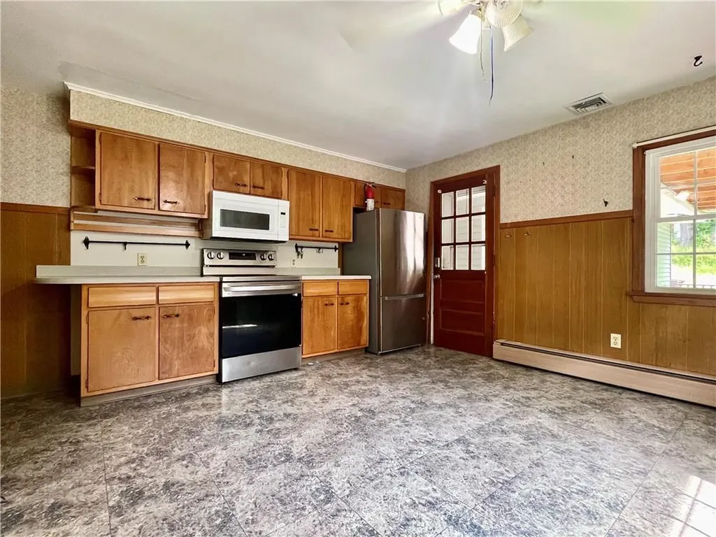 182 Highland Street Woonsocket RI 02895