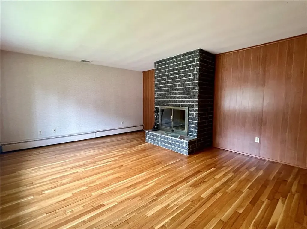 182 Highland Street Woonsocket RI 02895