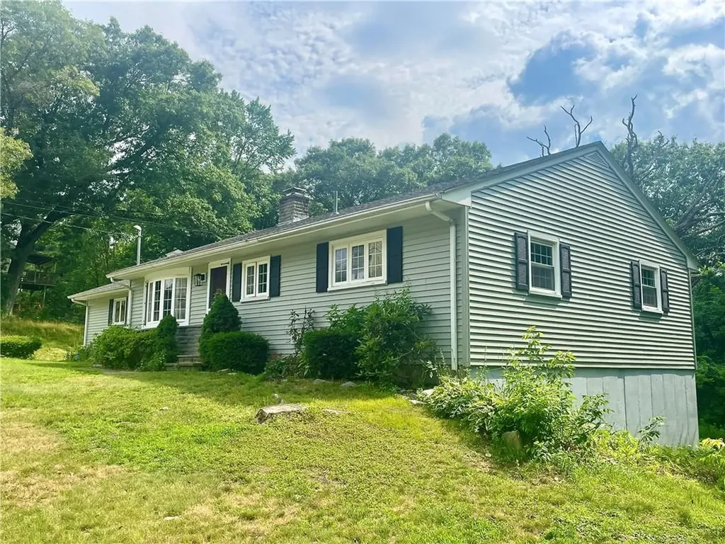 182 Highland Street Woonsocket RI 02895