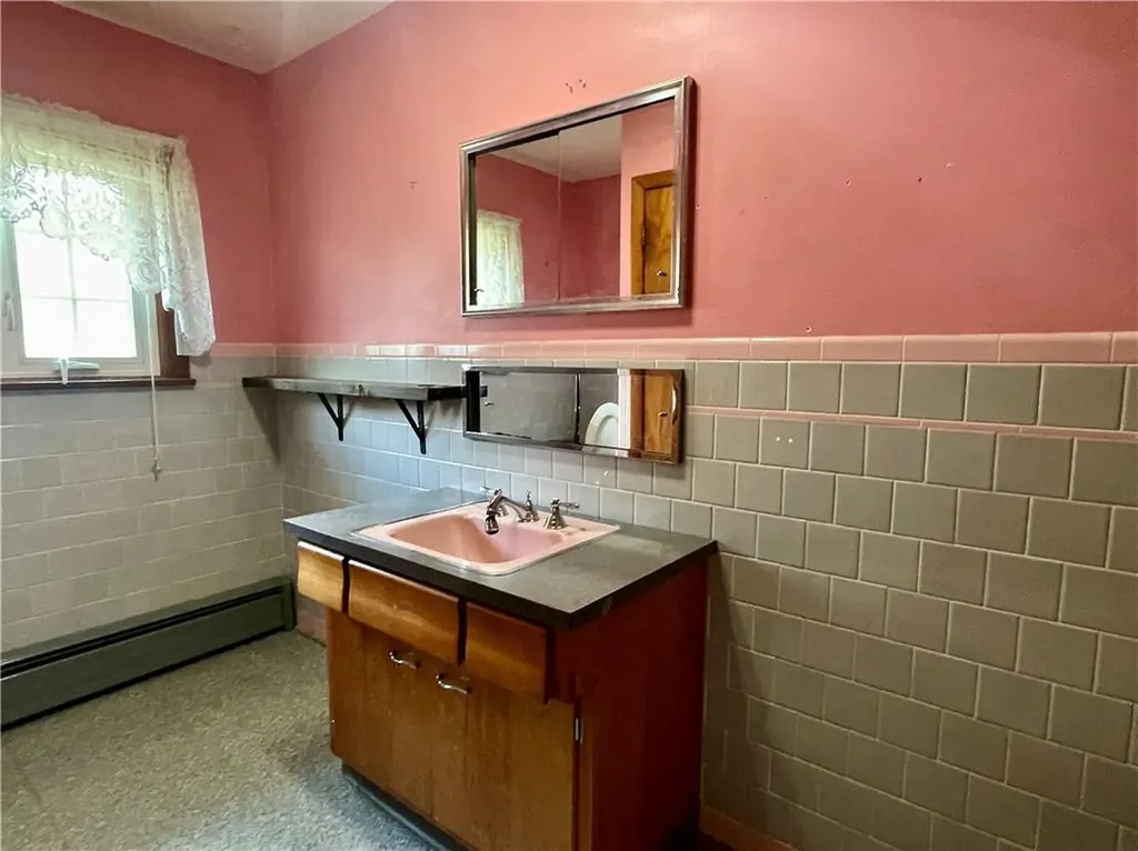 182 Highland Street Woonsocket RI 02895