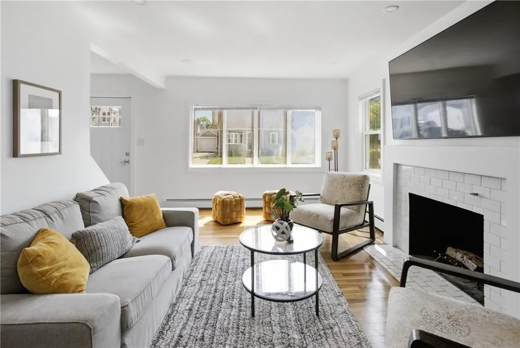 33 Sunset Terrace Cranston RI 02905