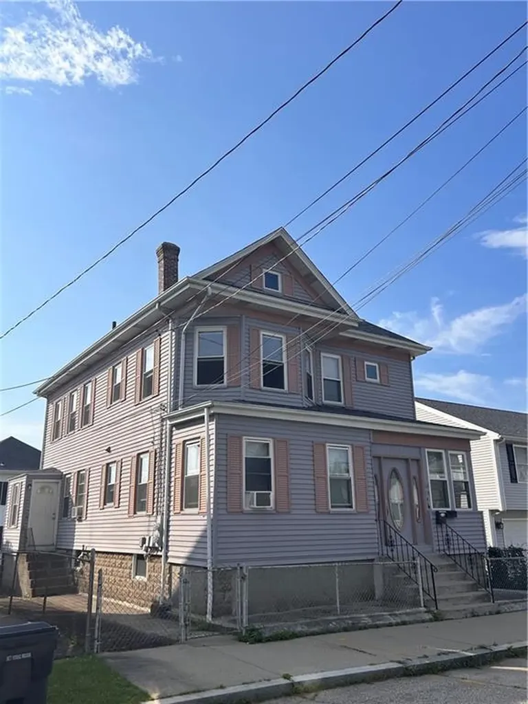 60 Arlington Street East Providence RI 02914