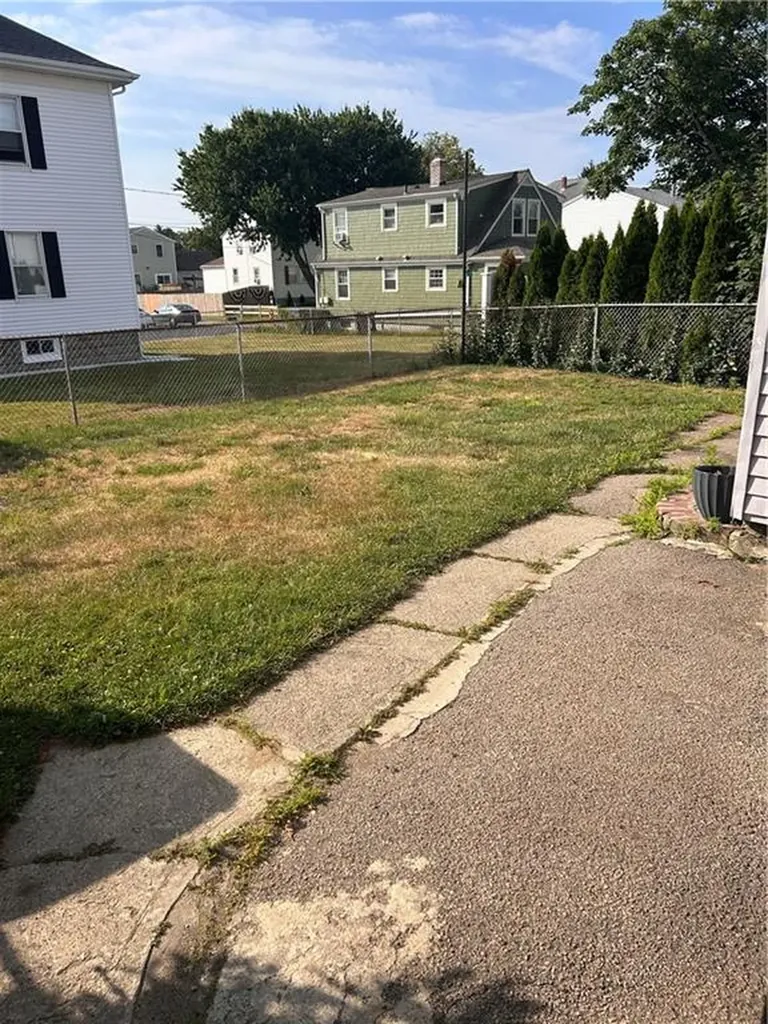60 Arlington Street East Providence RI 02914