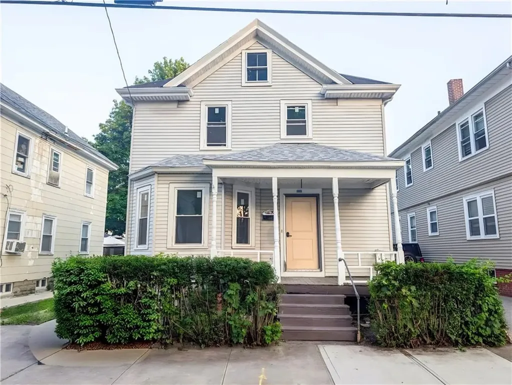 212 Roosevelt Street Providence RI 02909