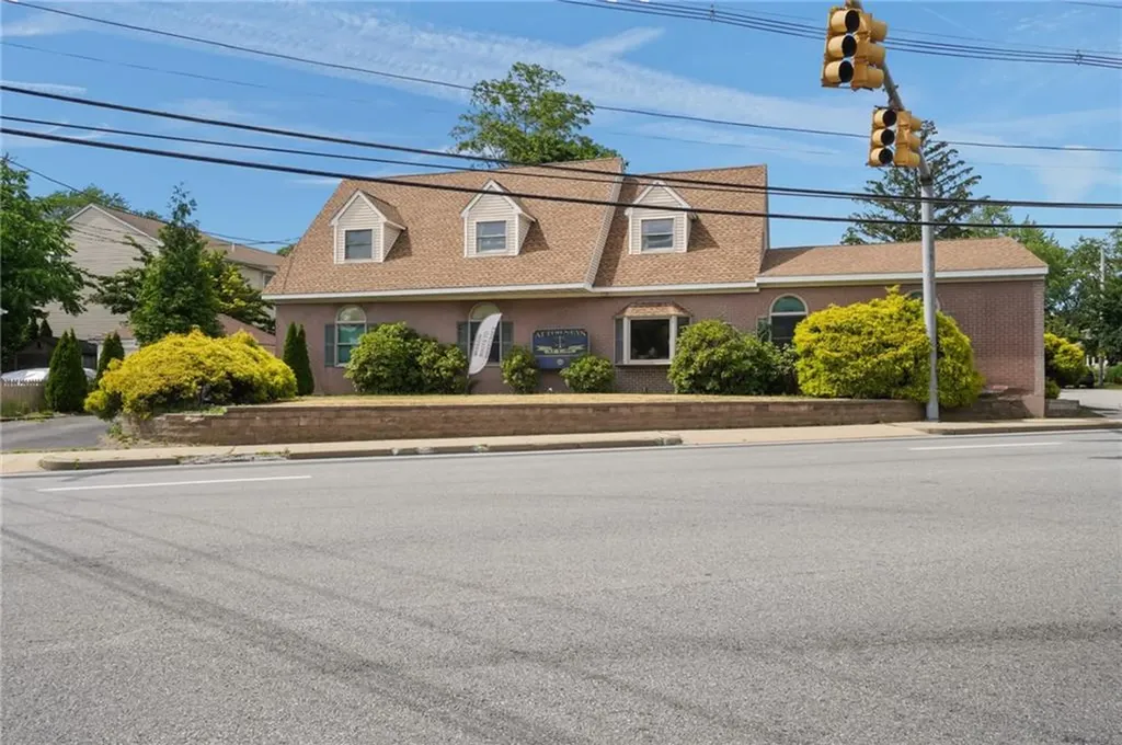 623 Post Road Warwick RI 02888