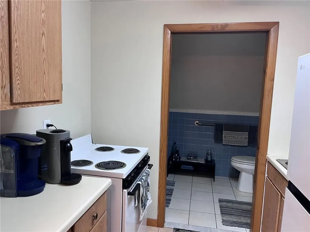 623 Post Road Warwick RI 02888