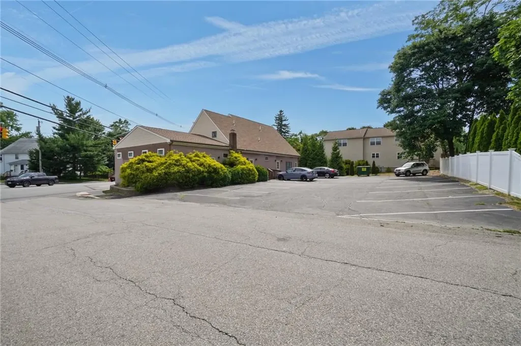 623 Post Road Warwick RI 02888
