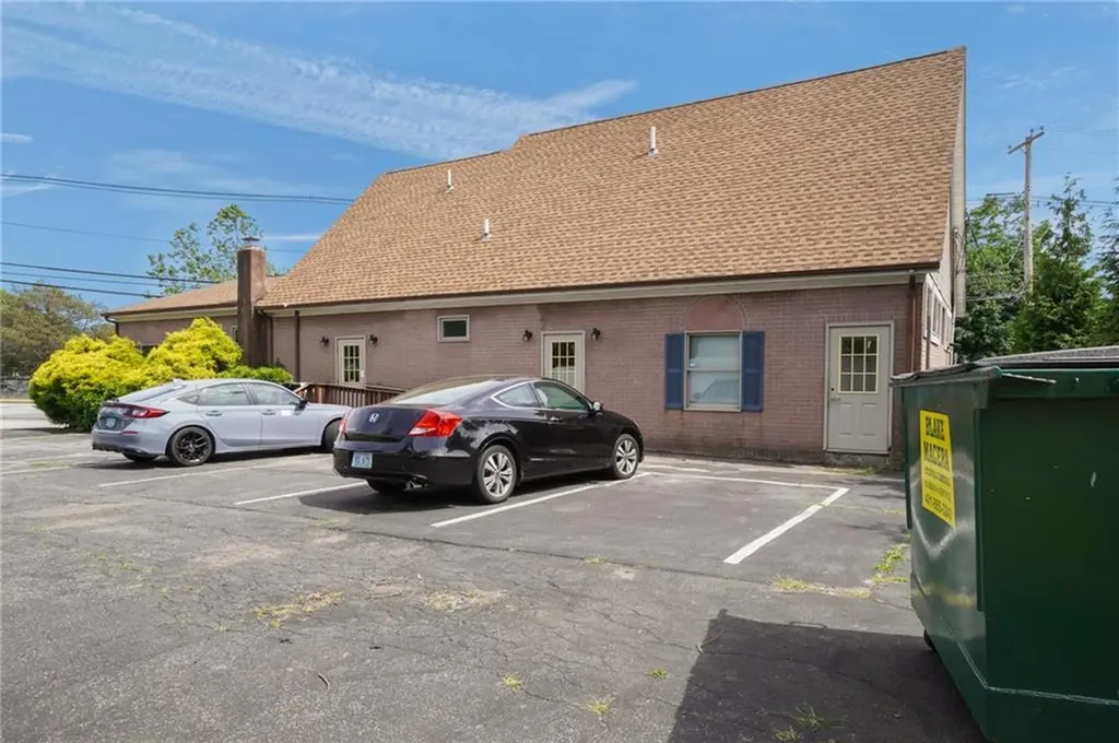 623 Post Road Warwick RI 02888