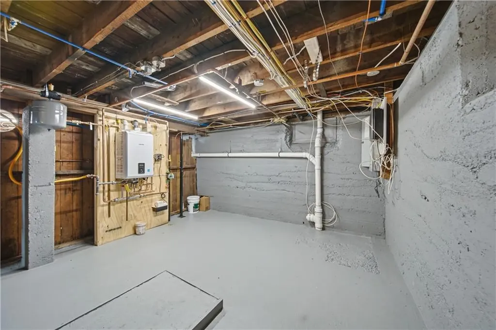 430 Cumberland Hill Road Woonsocket RI 02895