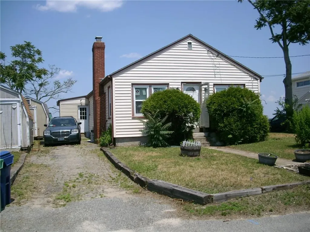 300 Shawomet Avenue Warwick RI 02889