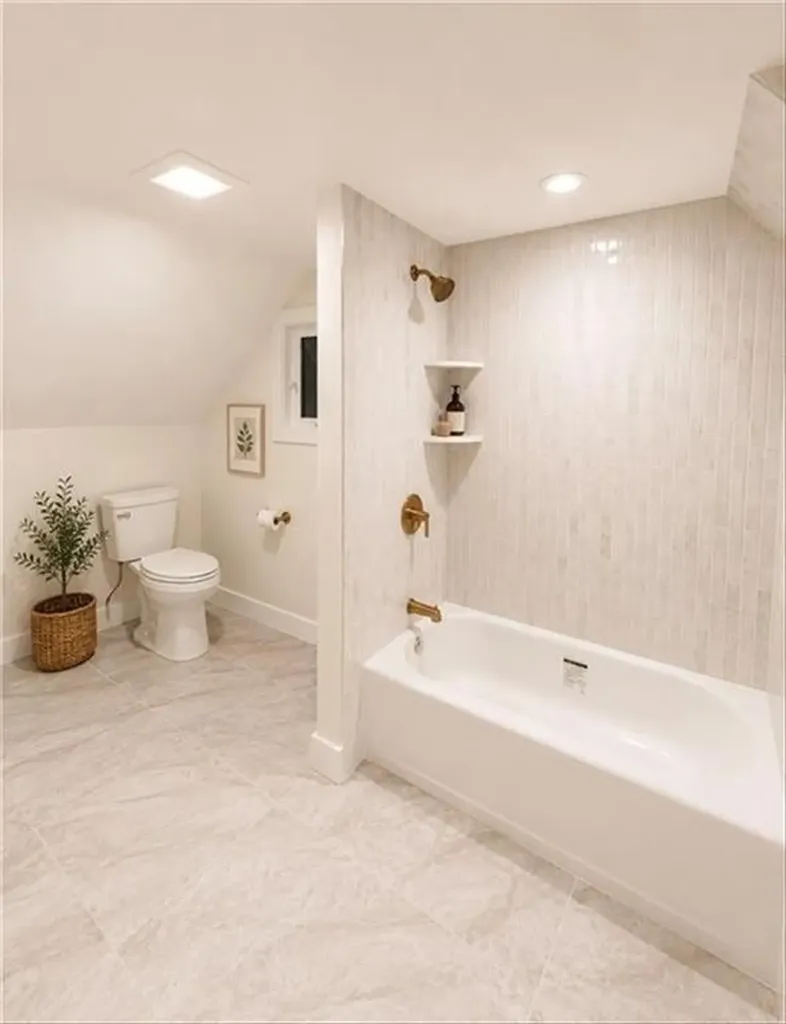 61 Applegate Road Cranston RI 02920