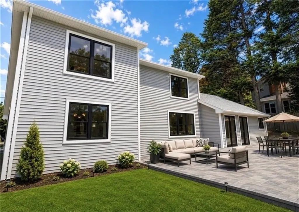 61 Applegate Road Cranston RI 02920
