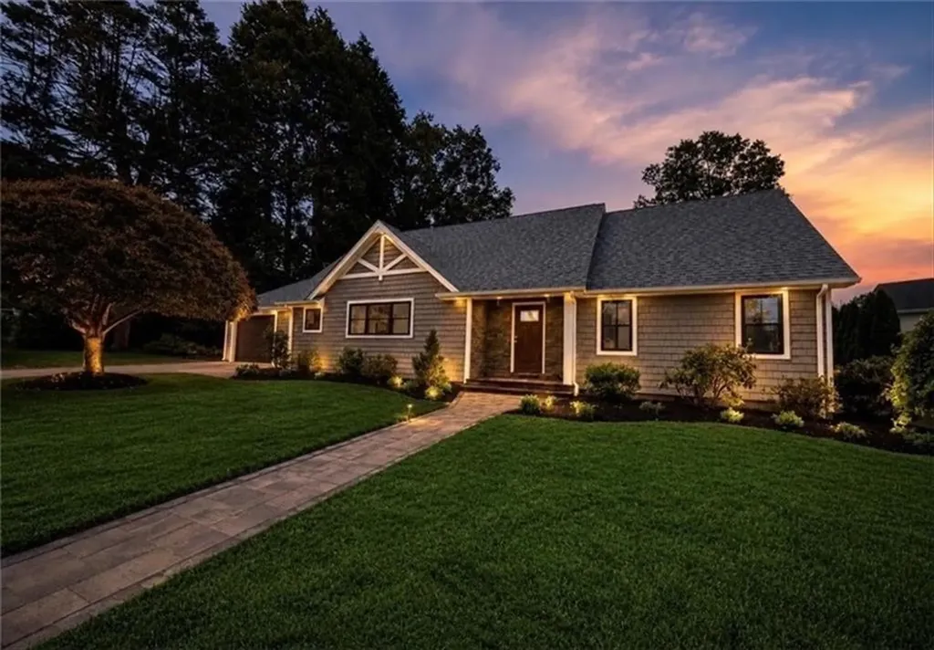 61 Applegate Road Cranston RI 02920