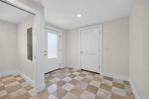 61 Applegate Road Cranston RI 02920